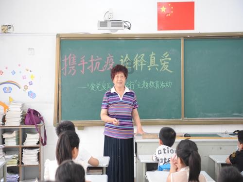 龙啸云死后,你看林诗音嫁给了谁?夫妻生下一子,爱上林仙儿女儿